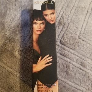 Kendall x Kylie Bronzer